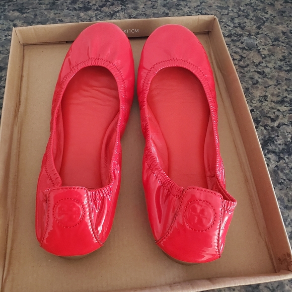 Tory Burch Patent Leather Flat Shoes size 8.5 M. - Picture 2 of 14